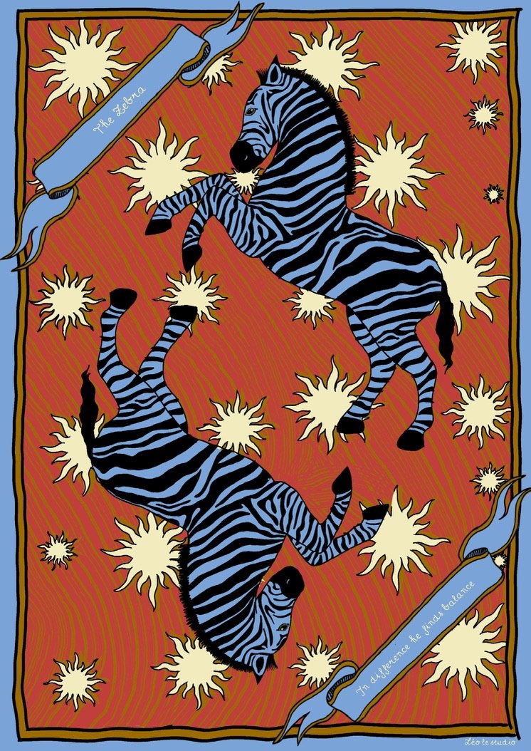 Foulard illustré : deux zèbres bleus cabrés et des soleils sur fond rouge