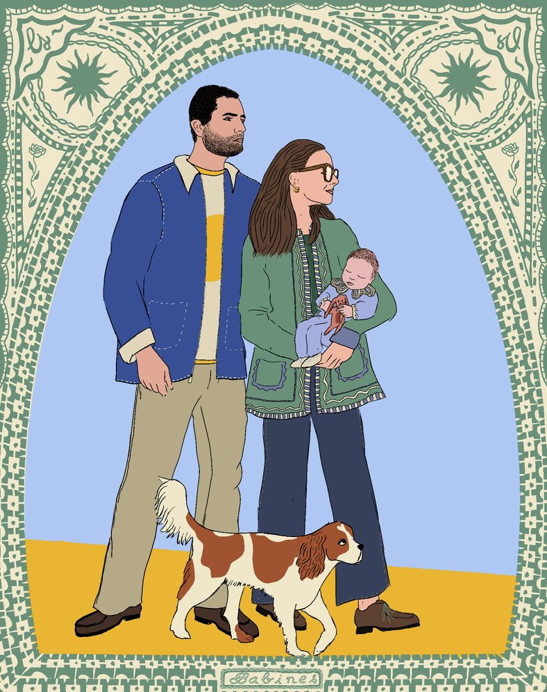 Portrait de famille illustré : un couple, leur bébé et leur cavalier king charles